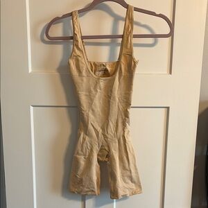Assets Shapewear Bodysuit NWOT Size L